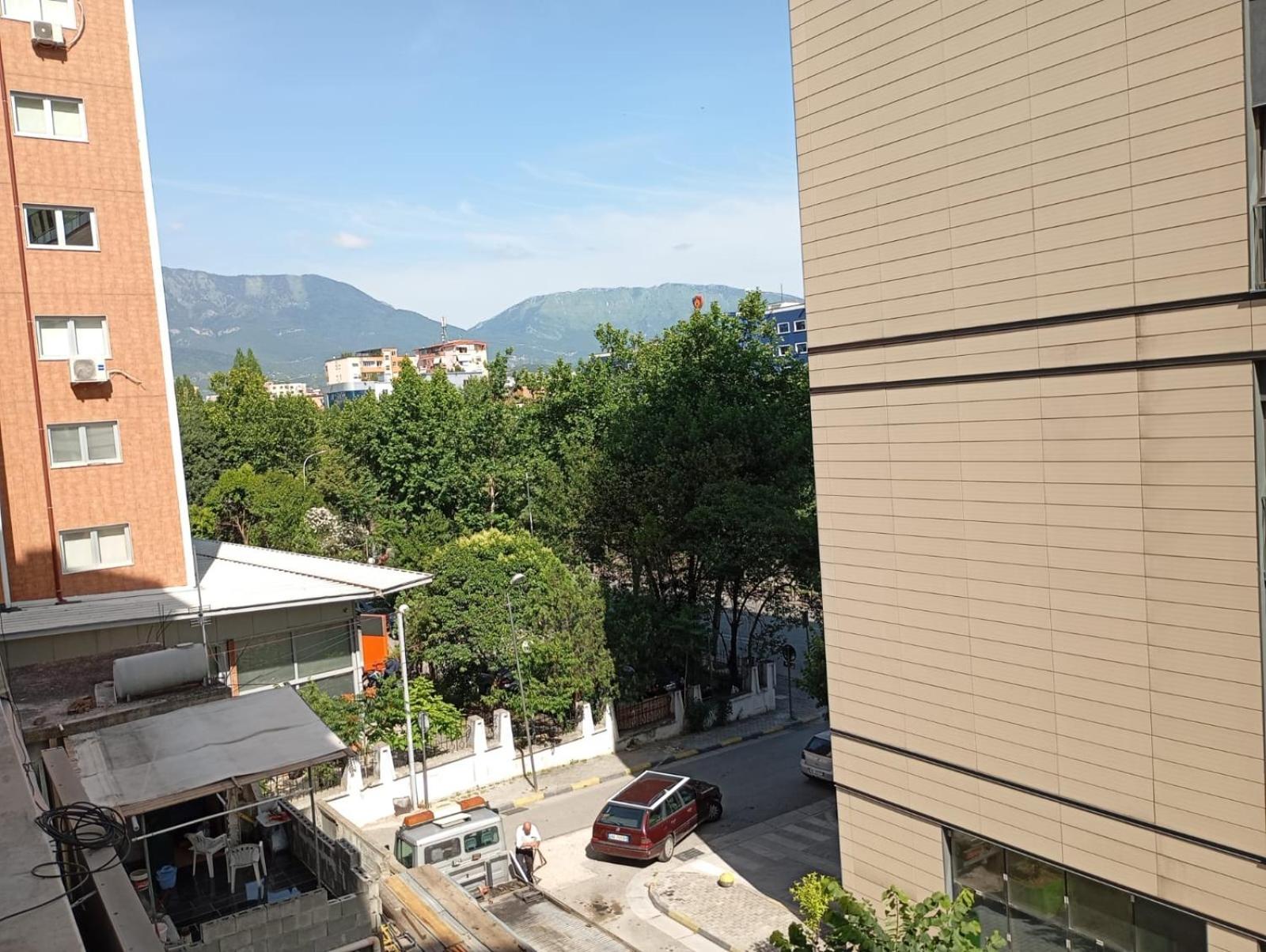 Royal Hostel Tirana Exterior photo